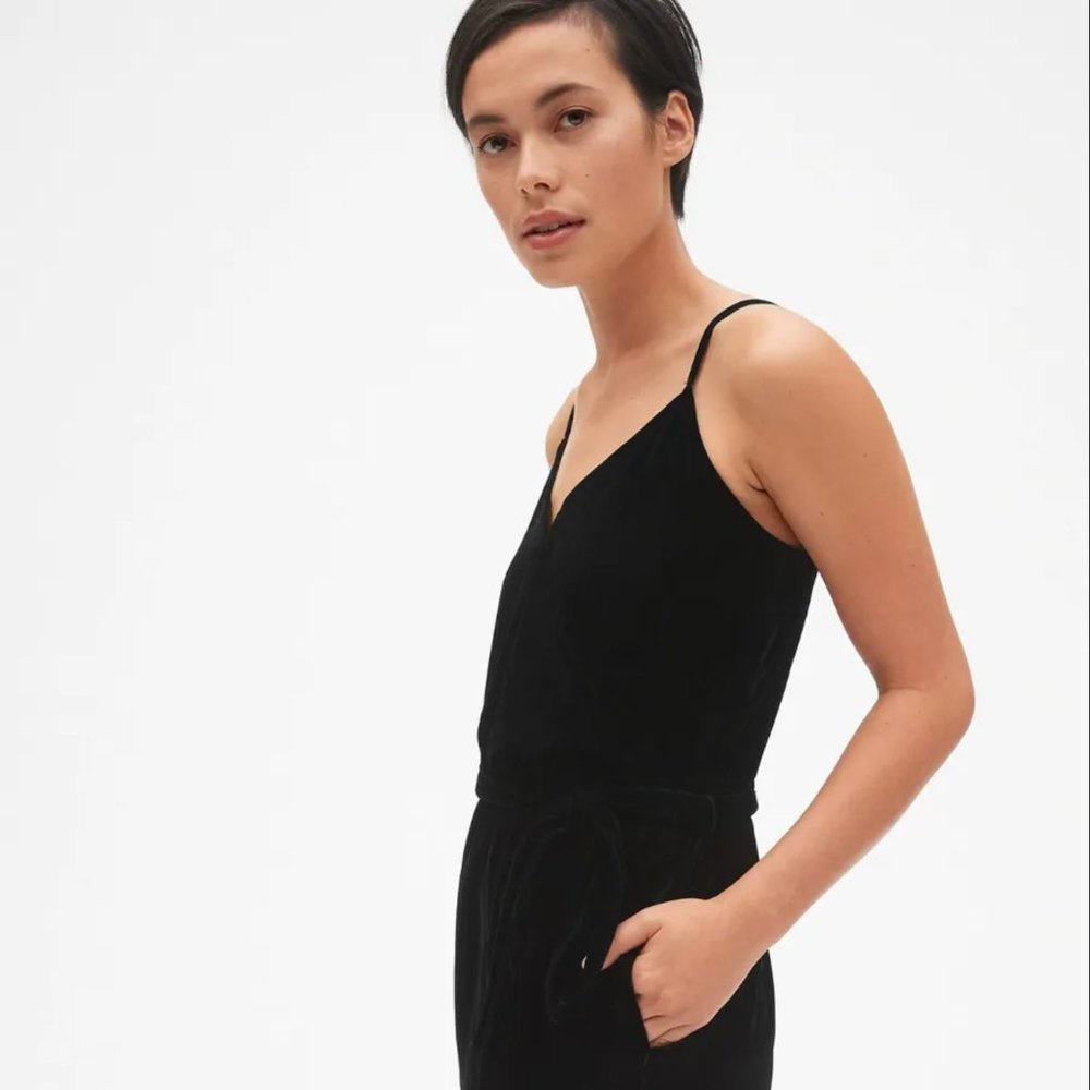 GAP Velvet Cami Wrap Jumpsuit in dark night - Size Small